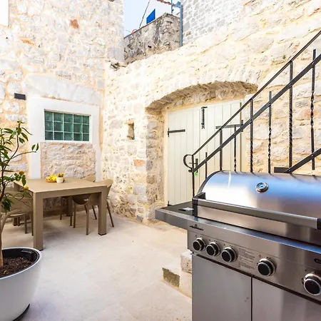 Authentic 18th Century Stone - Murter Island بيت للعطل