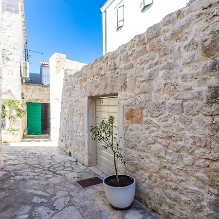 بيت للعطل Authentic 18th Century Stone - Murter Island بيتينا