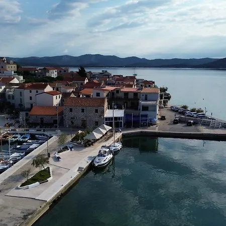 Authentic 18th Century Stone - Murter Island بيتينا